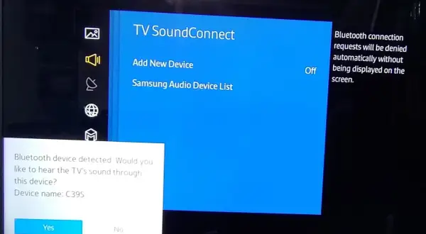 Ekran telewizora Samsung z menu TV SoundConnect i powiadomieniem o wykrytym urządzeniu Bluetooth.